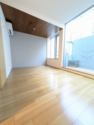 【居間・リビング】 | ＤｅＬＣＣＳ東陽町 | ゆったり過ごせる居間です