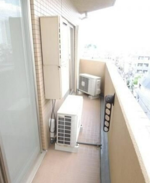 スカイコート幡ヶ谷のバルコニー