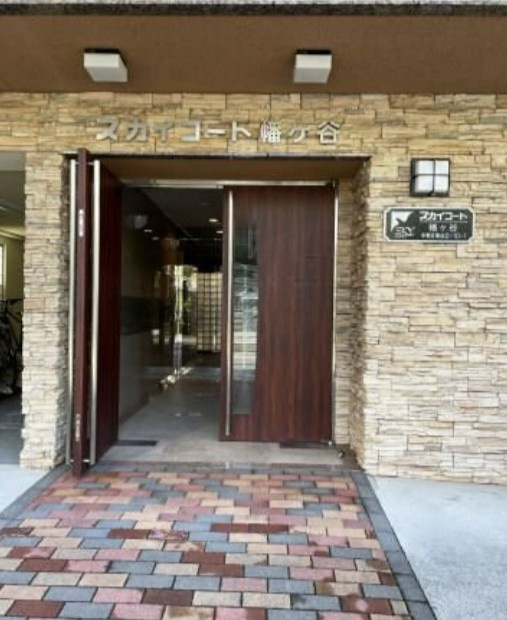 スカイコート幡ヶ谷のエントランス