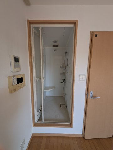 エイトハウス代々木上原の玄関|収納もある玄関です