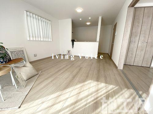 【居間・リビング】 | 【仲介手数料０円】藤沢市湘南台6丁目　新築一戸建て　A号棟　全2棟 | 藤沢市湘南台6丁目　新築一戸建て　A号棟　全2棟