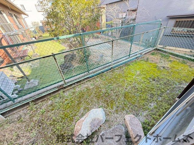 招提中町1丁目戸建のバルコニー|お洗濯にも便利なバルコニー付き