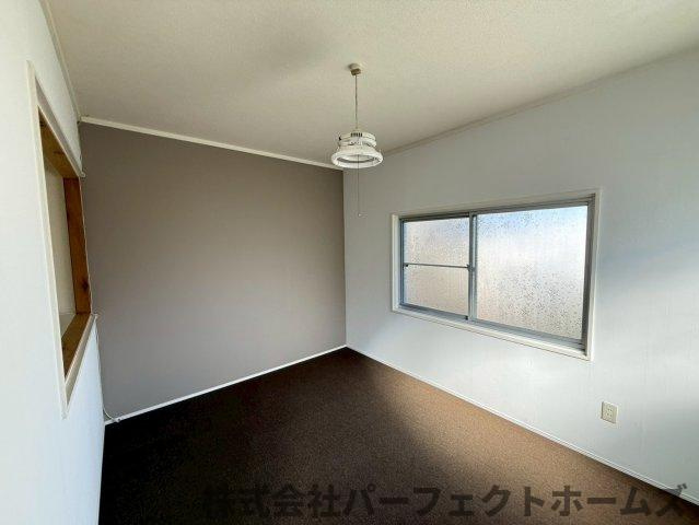 招提中町1丁目戸建の洋室|ゆったりした洋室です