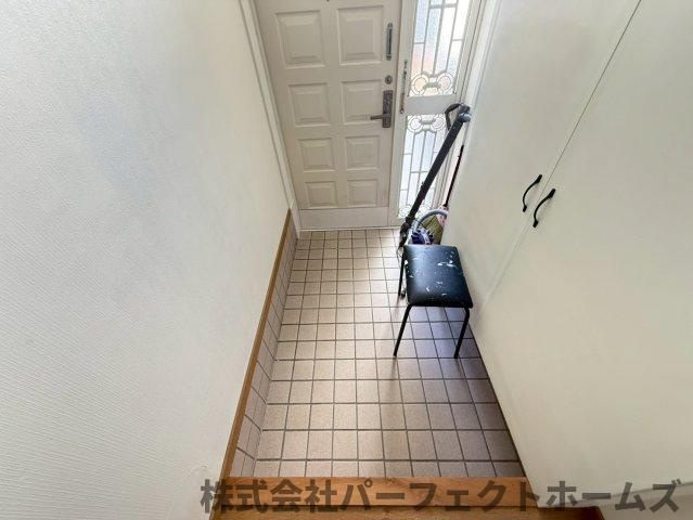招提中町1丁目戸建の玄関|落ち着いた玄関です