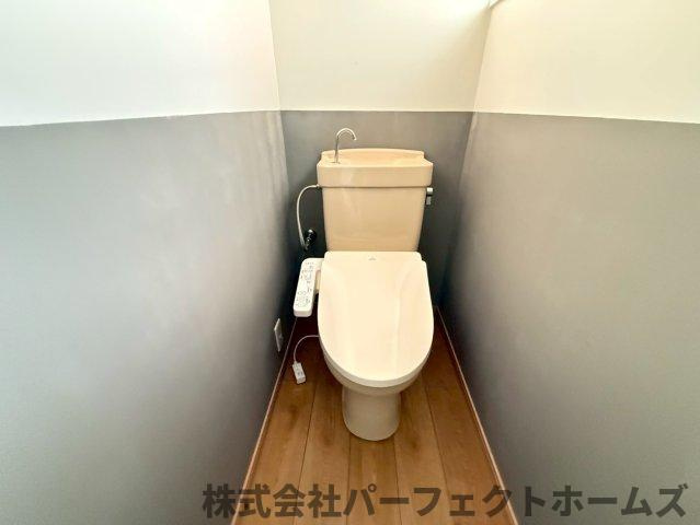 招提中町1丁目戸建のトイレ|清潔感のあるトイレです