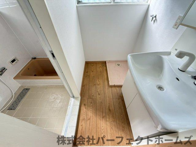 招提中町1丁目戸建の洗面所|忙しい朝には欠かせない洗面所です