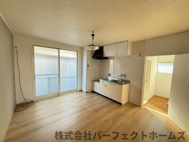 招提中町1丁目戸建のキッチン|ダイニングキッチンです