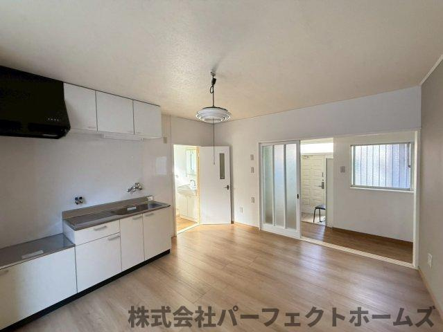 招提中町1丁目戸建のキッチン|ダイニングキッチンです