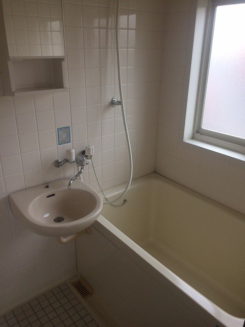 レジデンス伊川谷の浴室