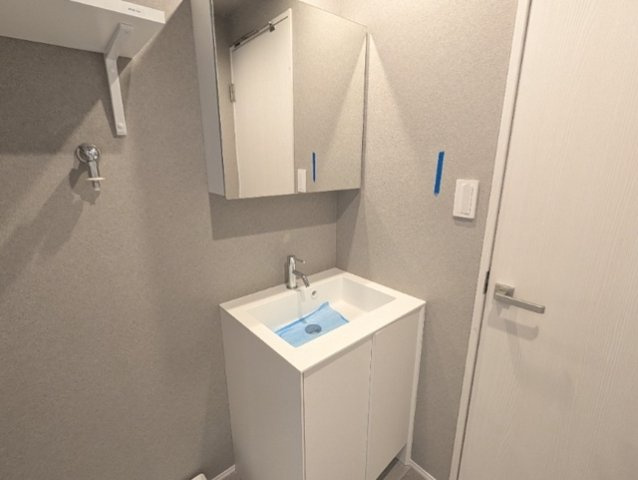 新品家具付きマンション中根17(KaGood東京)の独立洗面台