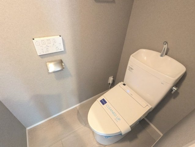 新品家具付きマンション中根17(KaGood東京)のトイレ