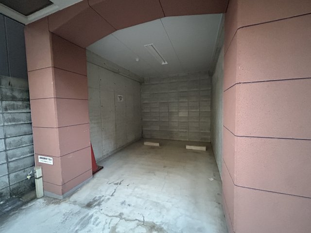 ブロスコート六甲Ⅱの駐車場