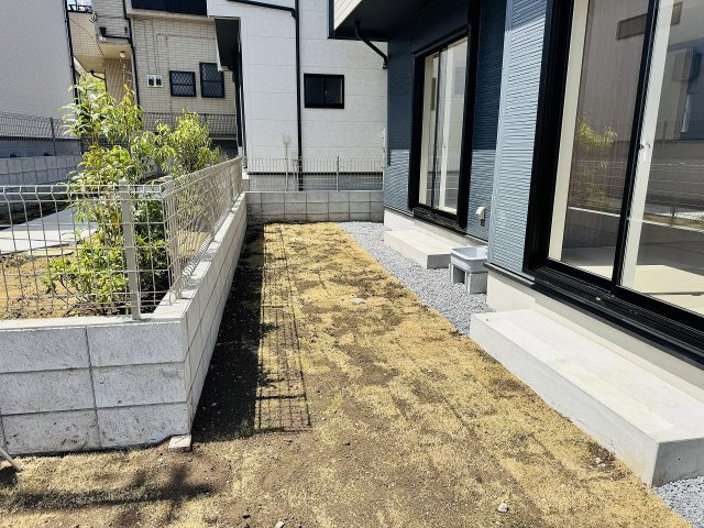 八王子市　石川町　新築一戸建ての庭|～プランター植えなども楽しめる庭付き～