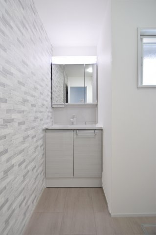 岩下　中古住宅の独立洗面台