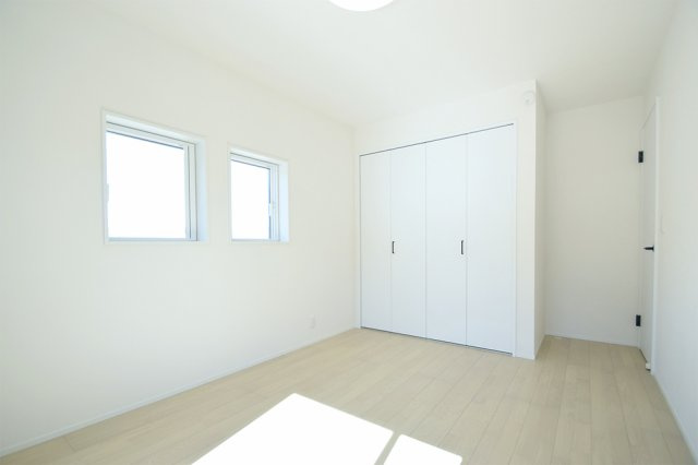 岩下　中古住宅の洋室|2階：洋室6.5帖