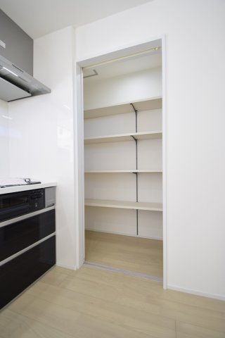 岩下　中古住宅の収納|キッチン