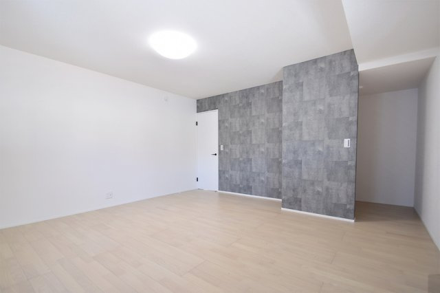 岩下　中古住宅の洋室|1階：洋室11.8帖