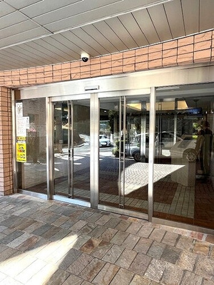 【エントランス】 | メロディーハイム千里万博公園 | ゆとりのあるエントランスです