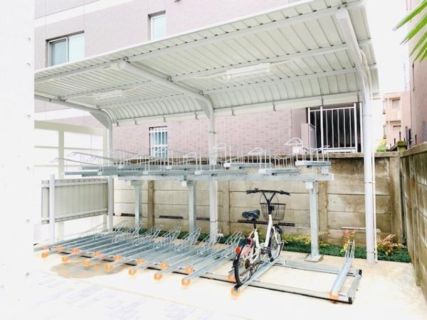 ＹＯＵ　Ｉ　ＣＯＵＲＴの駐車場