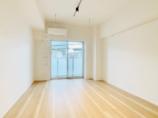 ＹＯＵ　Ｉ　ＣＯＵＲＴの居間・リビング