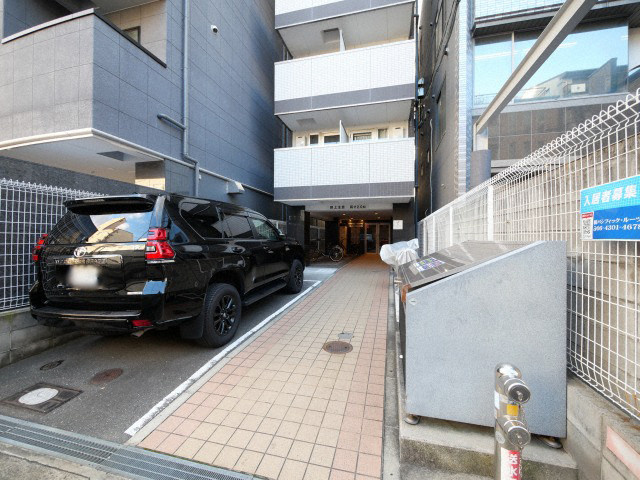 グランパシフィック桜川のエントランス