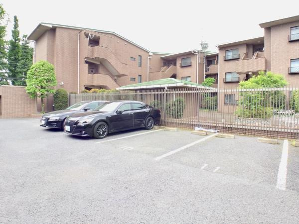 ベル富士見丘の駐車場