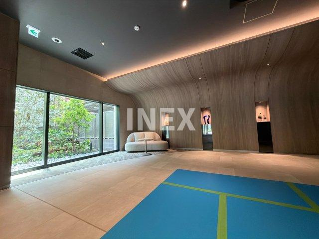 横浜市中区若葉町２丁目の賃貸マンションのエントランス