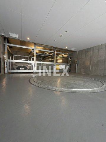横浜市中区若葉町２丁目の賃貸マンションの駐車場