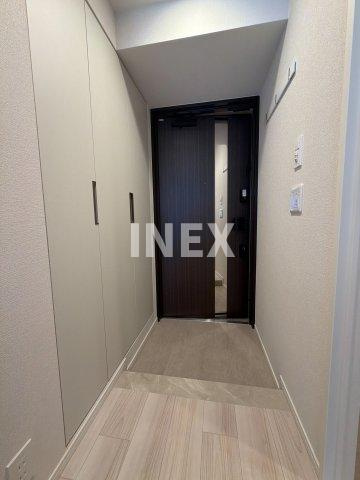 横浜市中区若葉町２丁目の賃貸マンションの玄関