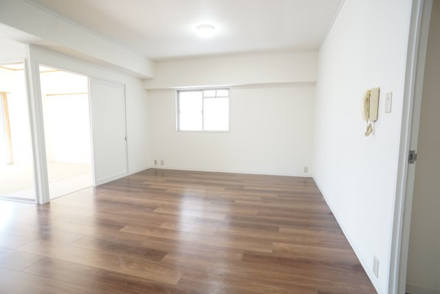 阪急宝塚逆瀬台マンションの居間・リビング