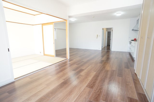 阪急宝塚逆瀬台マンションの居間・リビング