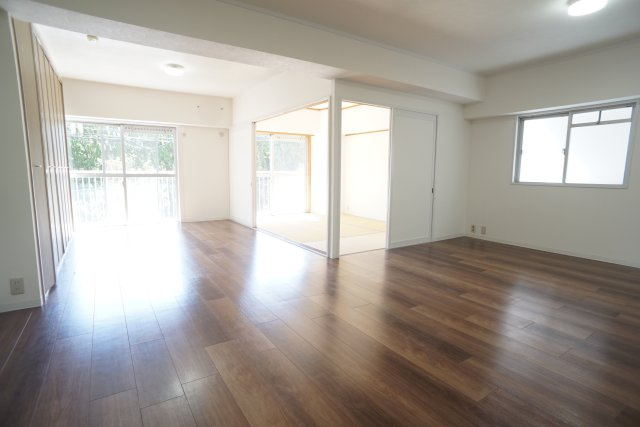 阪急宝塚逆瀬台マンションの居間・リビング