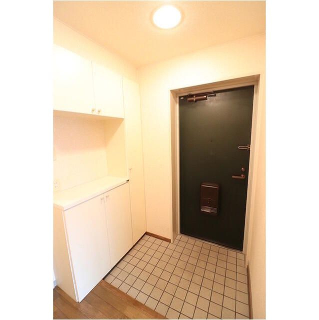 ガーデンクレスの玄関