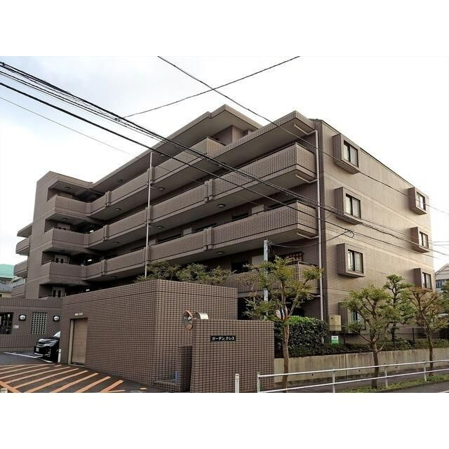 ガーデンクレスの外観