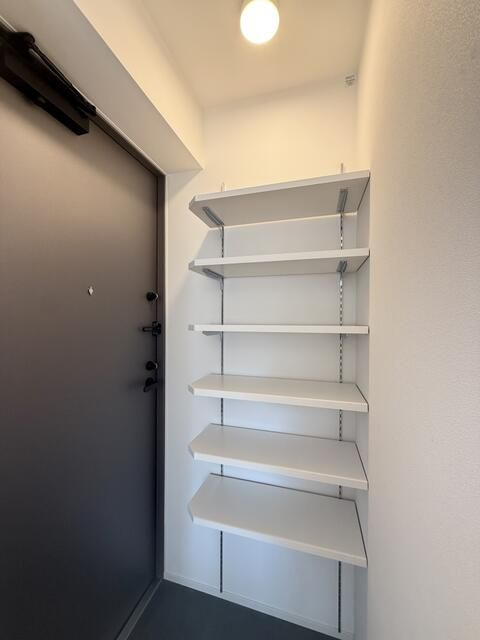 ｔｈｅ　ｔｒｉａｓ　ｎｉｓｈｉｎｉｐｐｏｒｉの玄関