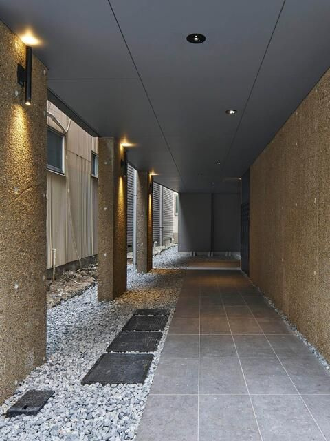 ｔｈｅ　ｔｒｉａｓ　ｎｉｓｈｉｎｉｐｐｏｒｉのエントランス