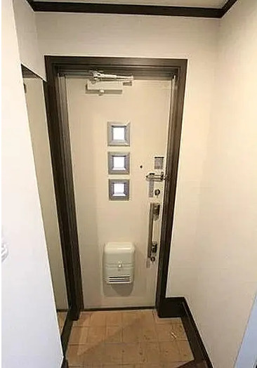 アザレア東大前の玄関