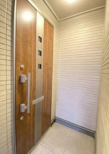 アザレア東大前の玄関