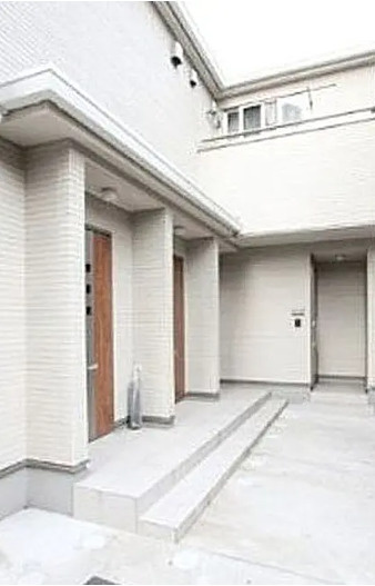 アザレア東大前のエントランス