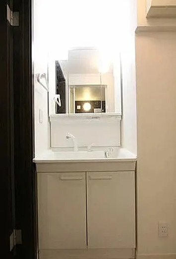 アザレア東大前の独立洗面台