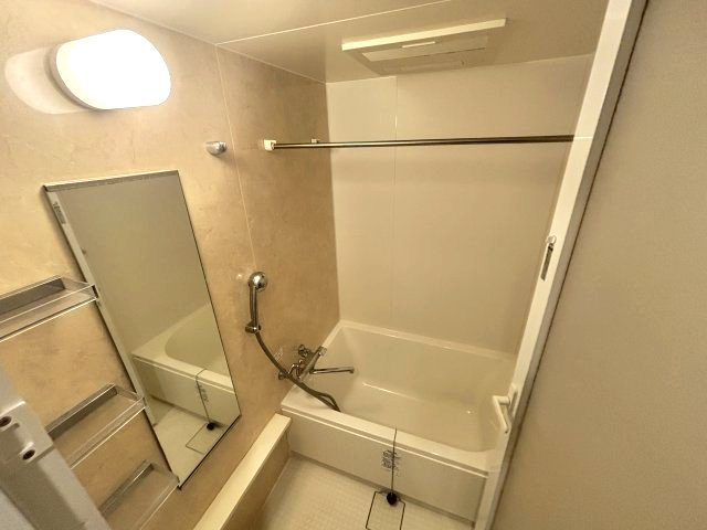 ブルーメ本山の浴室