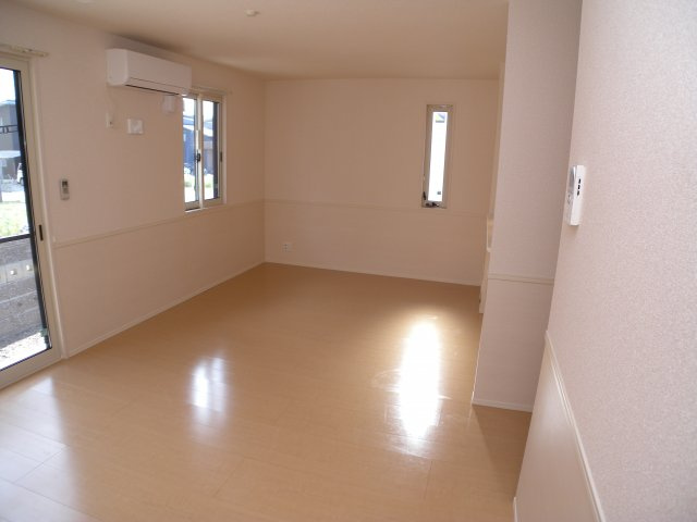 デルニエコートの居間・リビング