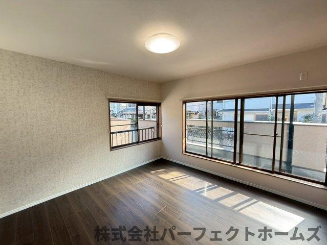 長尾元町7丁目戸建の洋室|広々とした洋室です