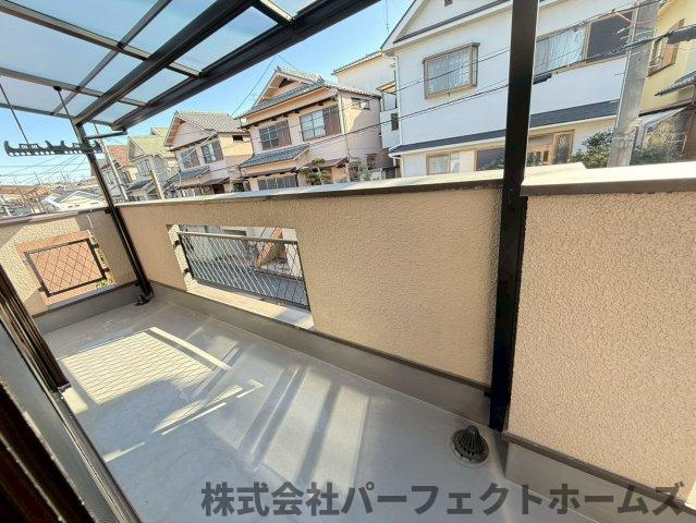 長尾元町7丁目戸建のバルコニー|外からの目が気にならないバルコニーで洗濯物が干せます