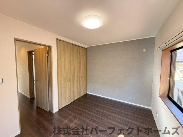 長尾元町7丁目戸建の洋室|使い勝手のいい洋室です