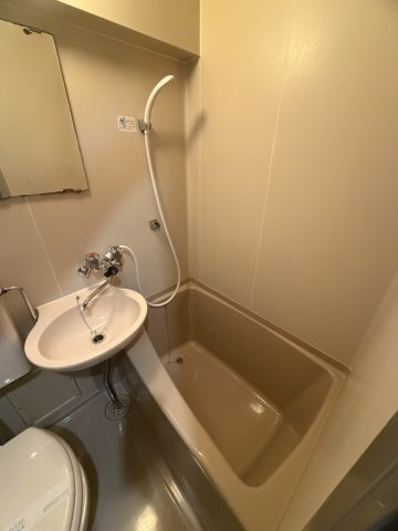 ベル天満の浴室