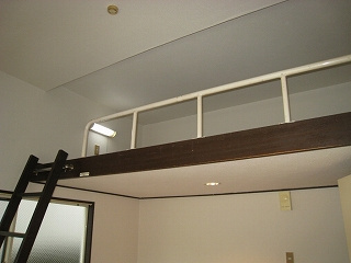 ライフピア都立家政の寝室|便利なロフト付き☆