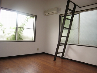 ライフピア都立家政の居間・リビング|お掃除がしやすいフローリングのお部屋☆