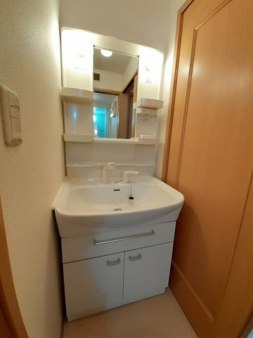 ネオ・グレイスＢの洗面所