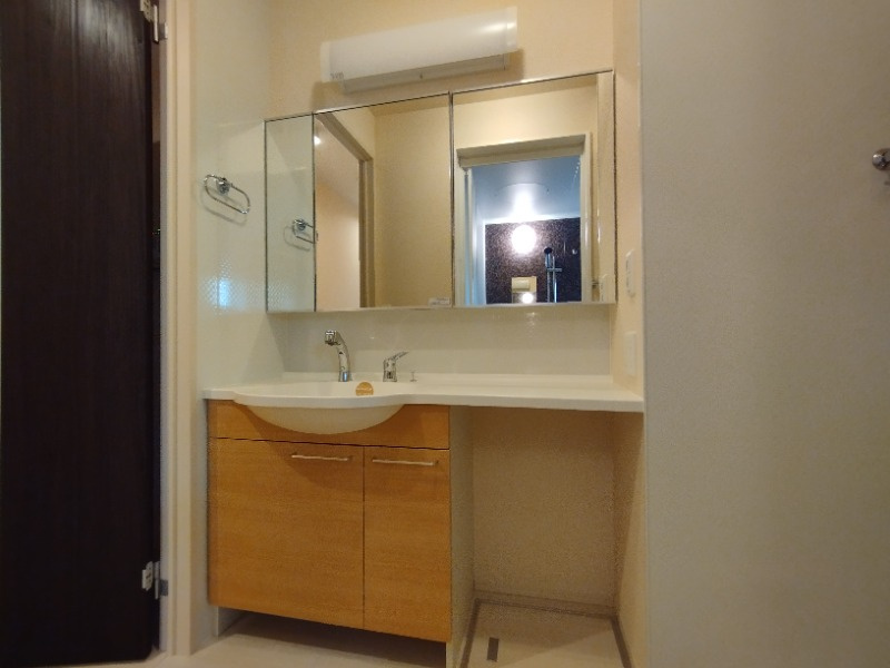 Ｄ－ｒｏｏｍ十王の洗面所